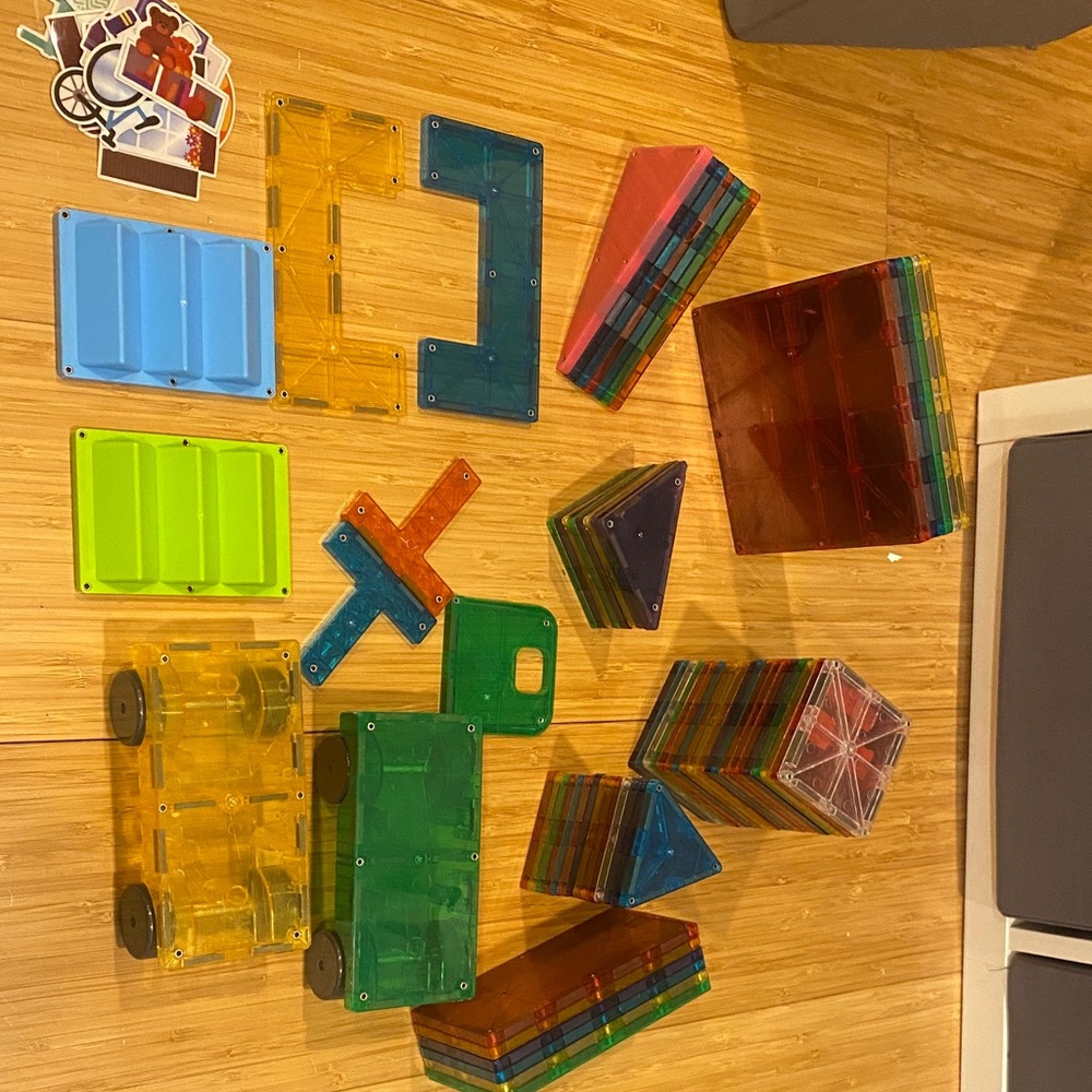 Magnatiles 70 piece set - Colorful Magnetic Building Tiles Set